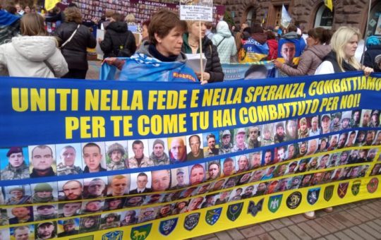 A propósito de las banderas y pancartas en las manifestaciones…