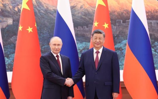 Xi sostiene conversaciones con Putin en Beijing