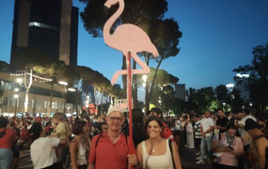 Ilaria Salis, ovacionadísima, lleva a Tirana la solidaridad de la Izquierda Europea