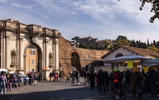 Porta Portese, lugar de encuentro de Italia y el mundo