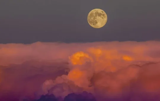 ¿El Sol y la Luna están detrás de ciertos terremotos?: este estudio lo explora