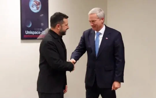 Kast y Zelenski: ¿qué hay detrás de la posible cooperación entre Chile y Ucrania?
